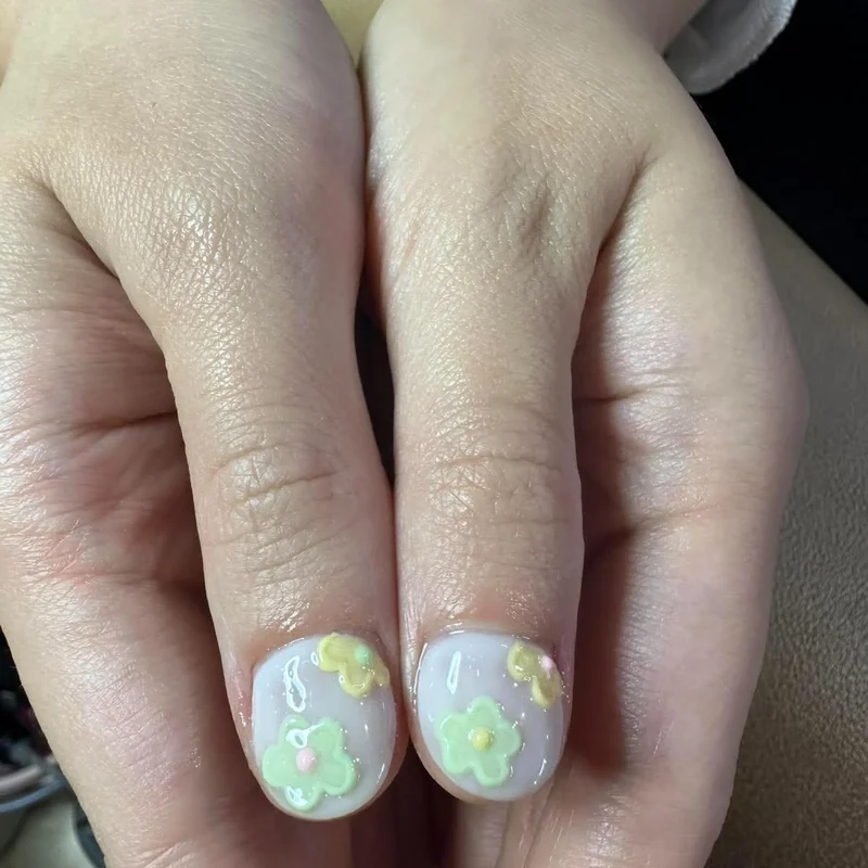 Rose Gold Foil & Champagne Glaze - Da Nang Nail Art